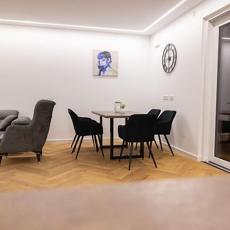 Neubau Apartment Mit Kamin Und Terrasse In Premium Lage Parkplatz Inklusive Bielefeld Luaran gambar